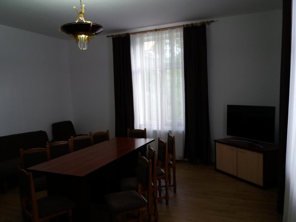 Vila Viitorul Busteni Luaran gambar